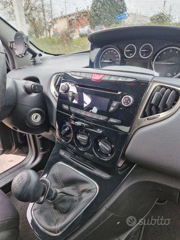 Lancia Ypsilon 2014 , auto grandinat prezzo occas.