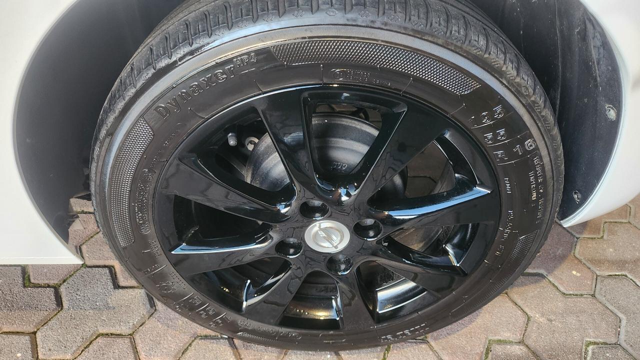 Opel Corsa 1.2 B-COLOR