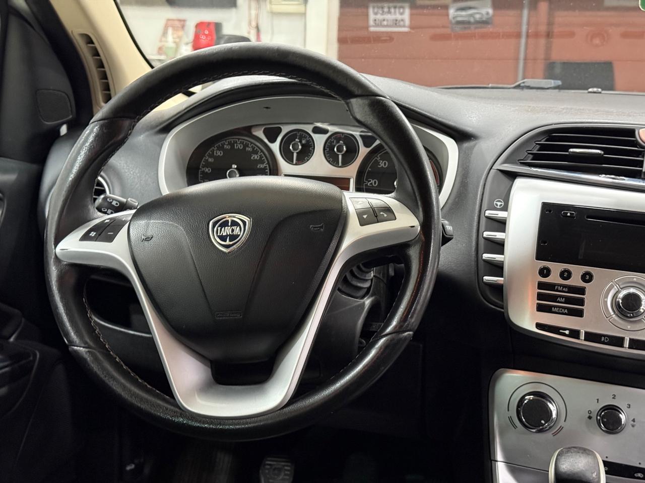 Lancia Delta 1.6 mjt platino