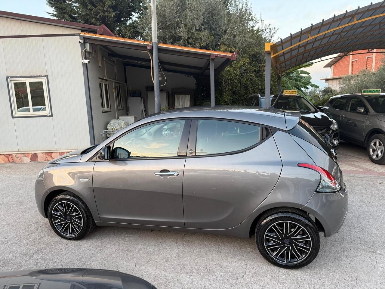 Lancia Ypsilon 1.0 FireFly 5 porte S&S Hybrid Ecochic Gold KM91MILA ADATTA X NEO PATENTATI