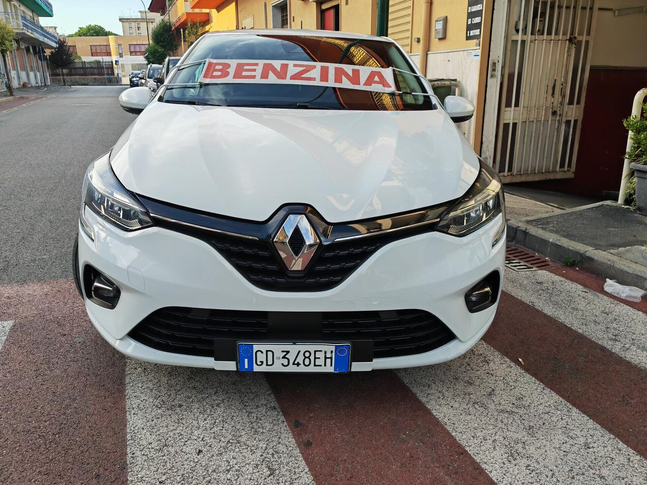 RENAULT CLIO FULL HYBRID E-TECH INITALE PARIS CV140 KW103