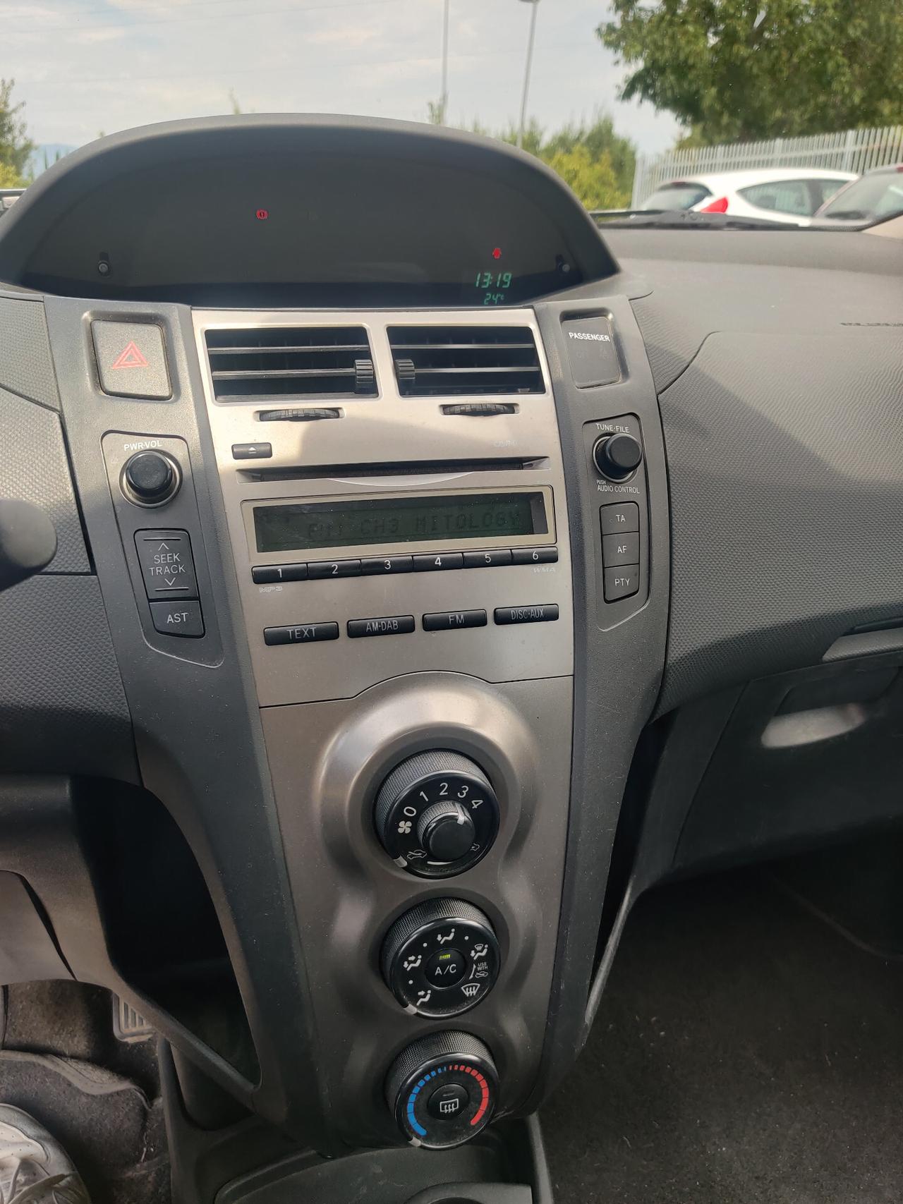 Toyota Yaris 1.3 5 porte Sol
