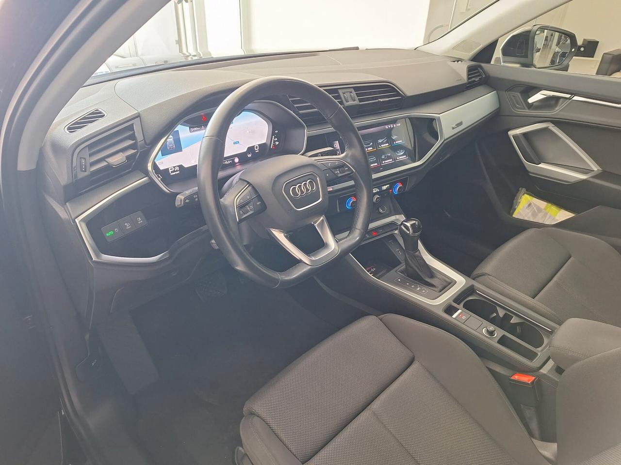 Audi Q3 35 TDI S tronic Business