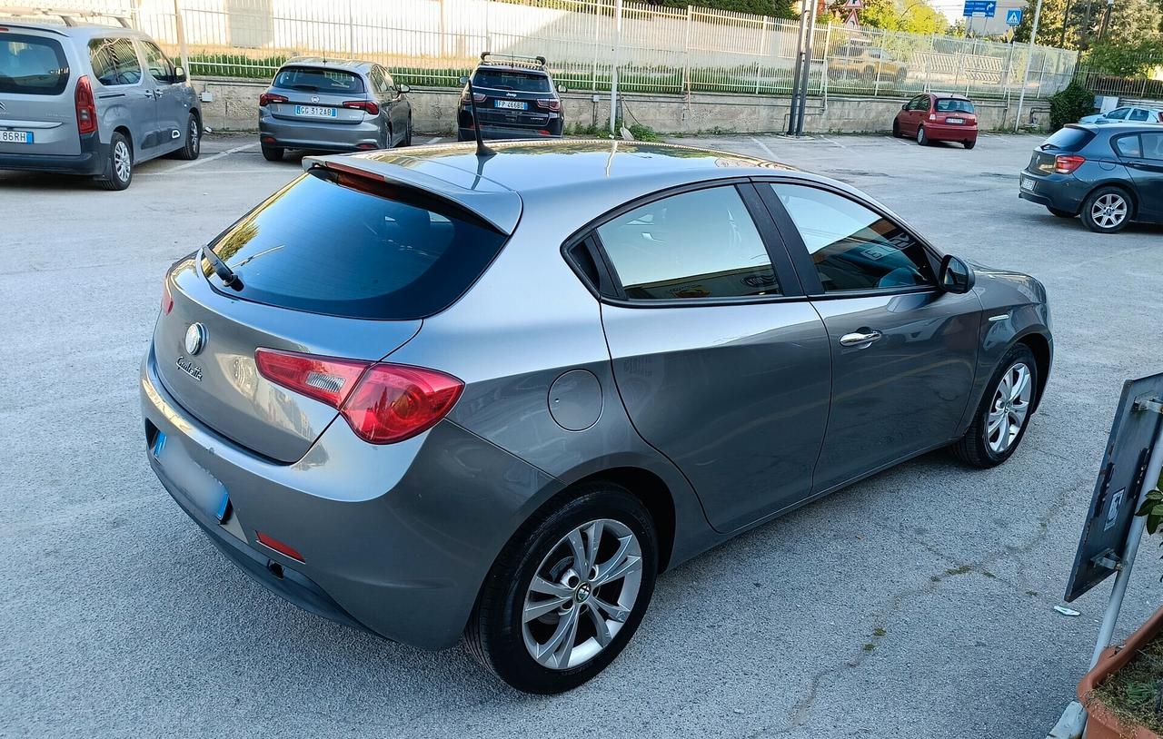 Alfa Romeo Giulietta 1.6 JTDm-2 105 CV Distinctive