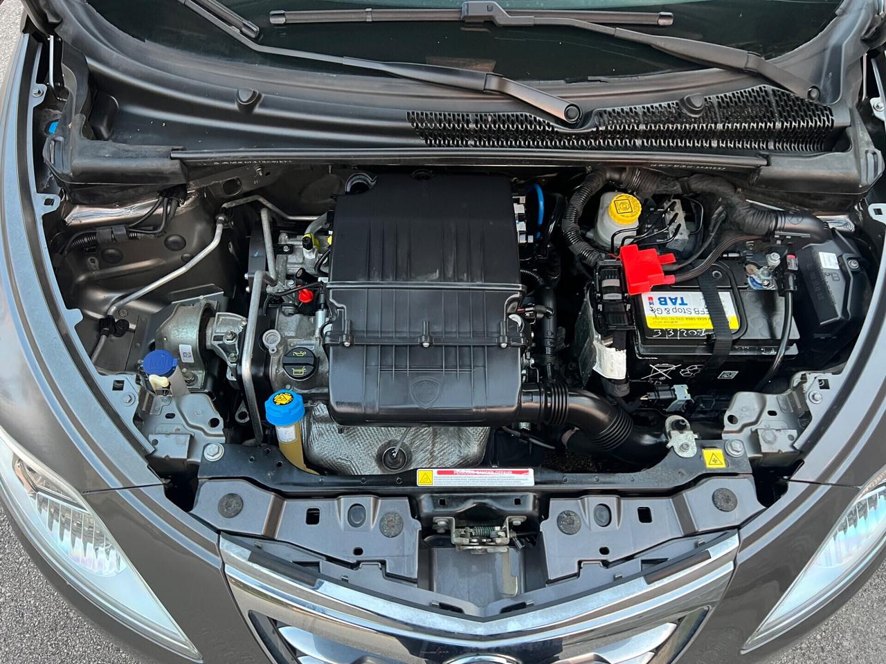 Lancia Ypsilon 1.2 69 CV 5 porte Platino 2014