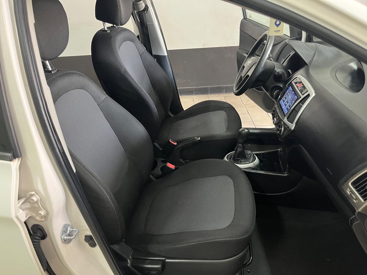 Hyundai i20 1.4 CRDi 5p. Tagliandata 12