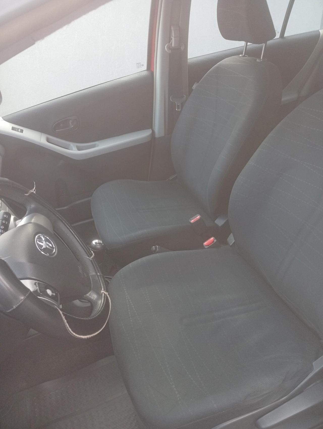 Toyota Yaris 1.0 5 porte Sol