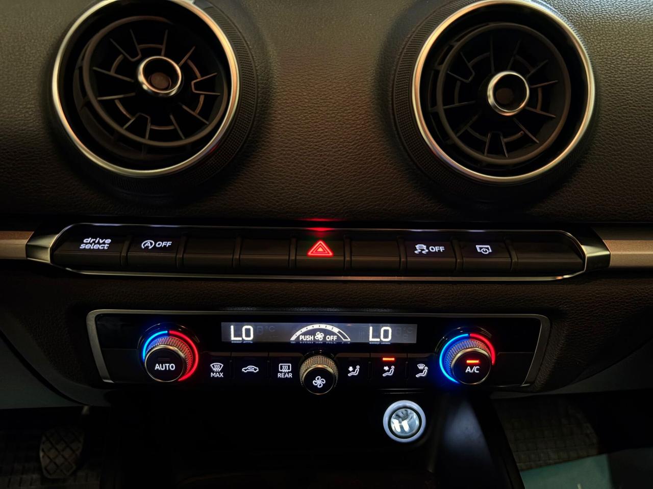 Audi A3 sportback SPB 30 TDI 1600cc 116cv Admired