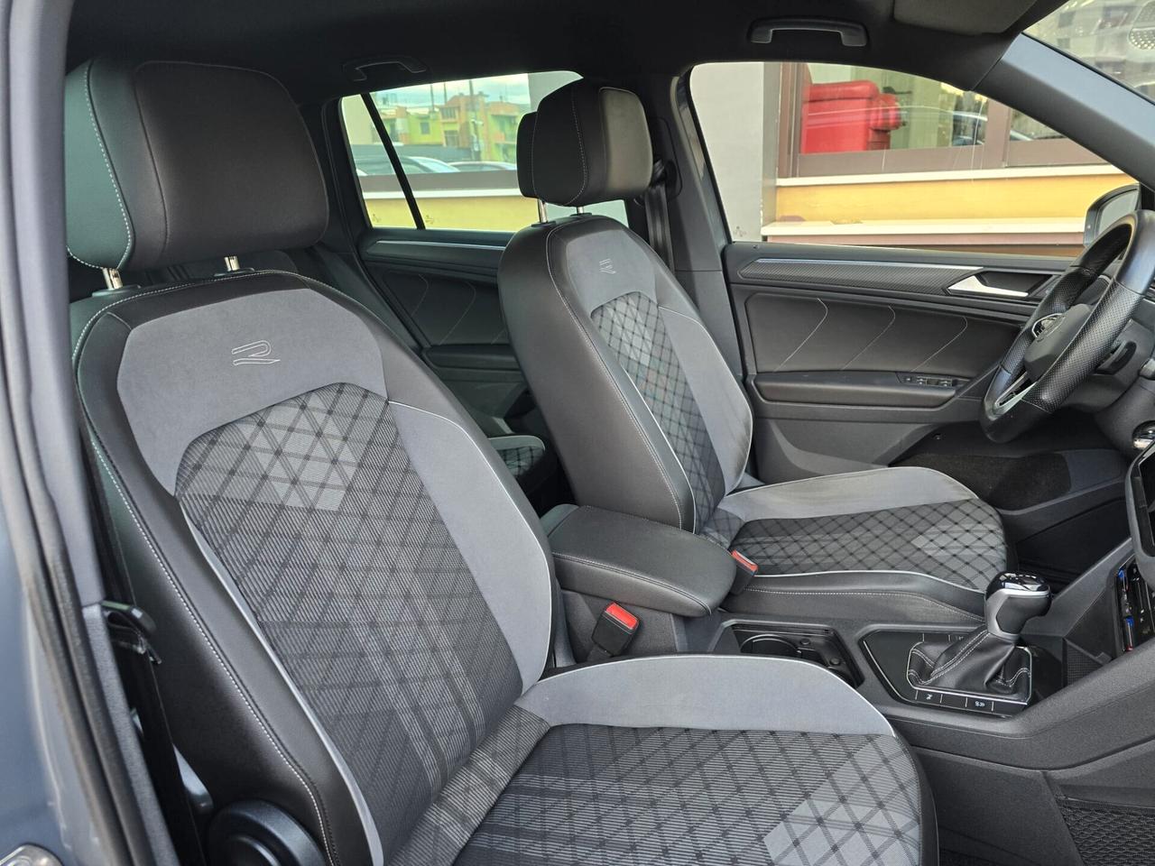 Volkswagen Tiguan 2.0 TDI 150 CV SCR DSG R-Line