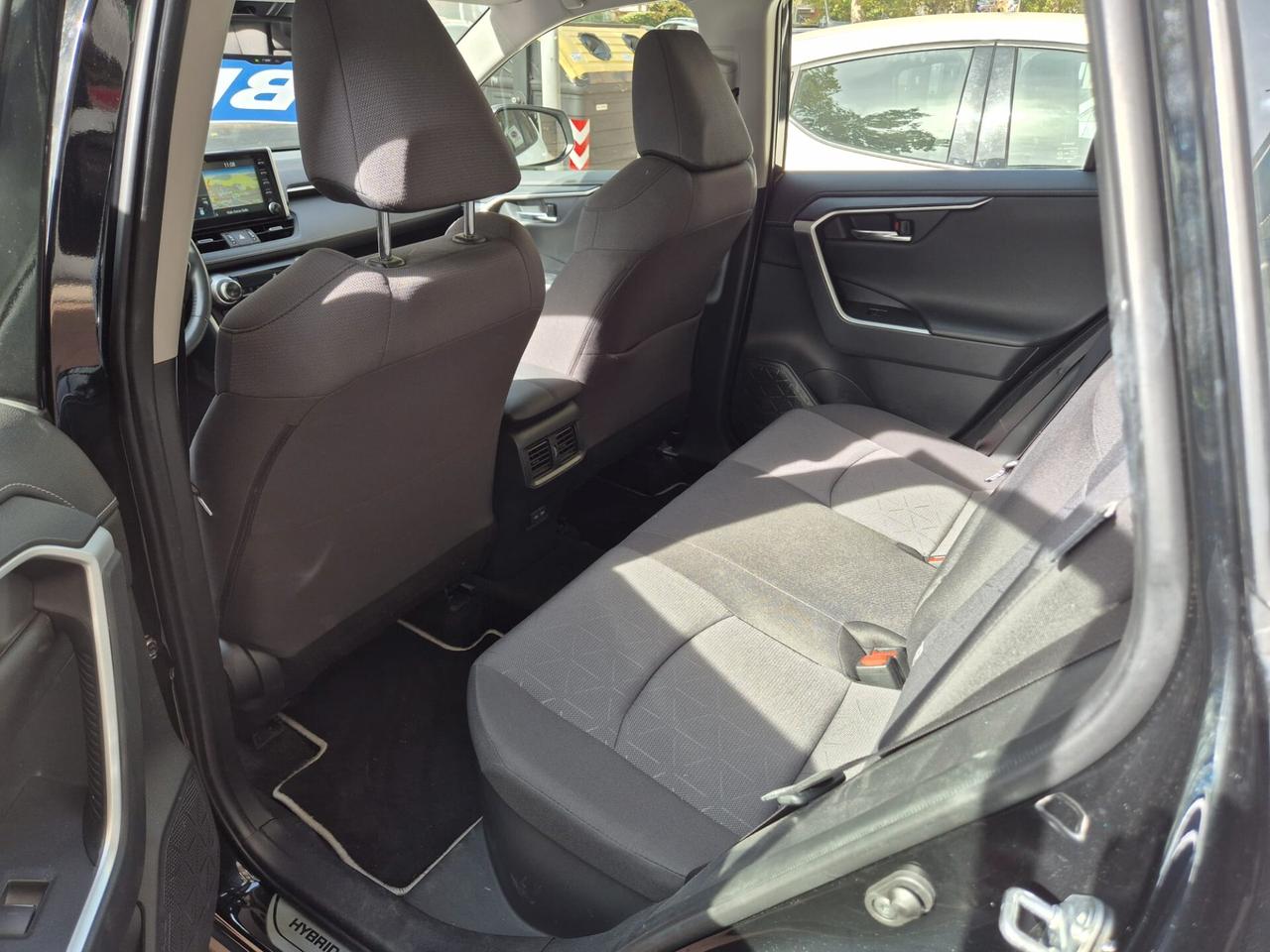 Toyota RAV4 2.5 HV E-CVT 2WD Business