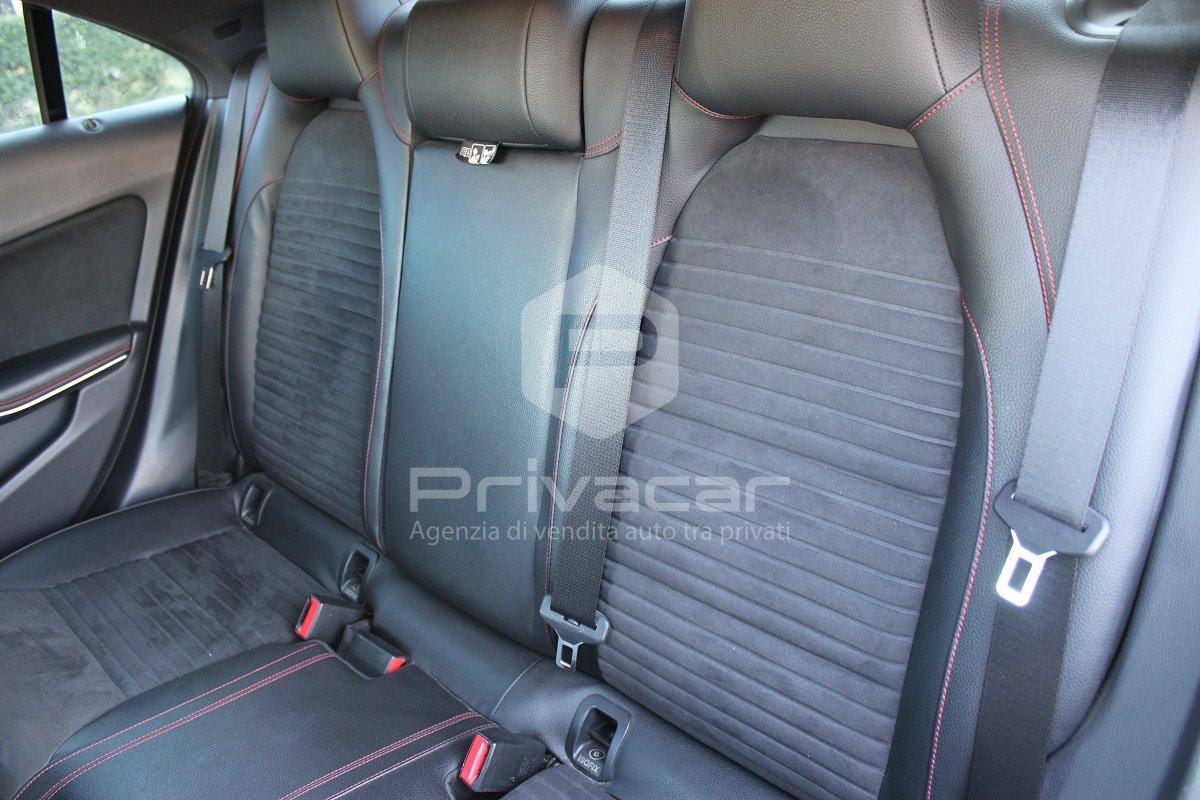 MERCEDES CLA 220 d Automatic Premium Dark Night