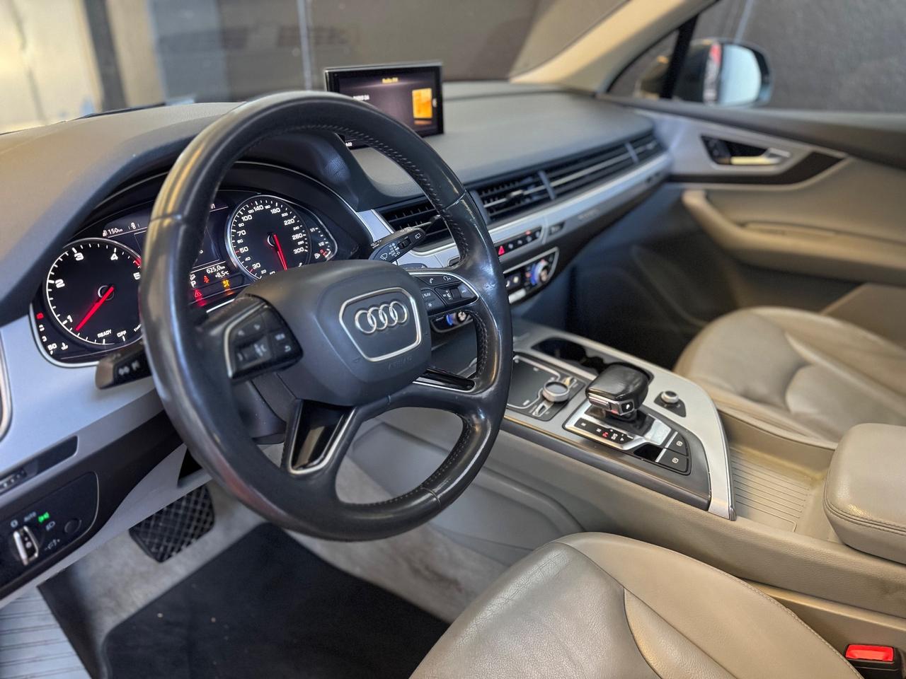 Audi Q7 3.0 TDI 7 POSTI GANCIO TRAINO TETTUCCIO