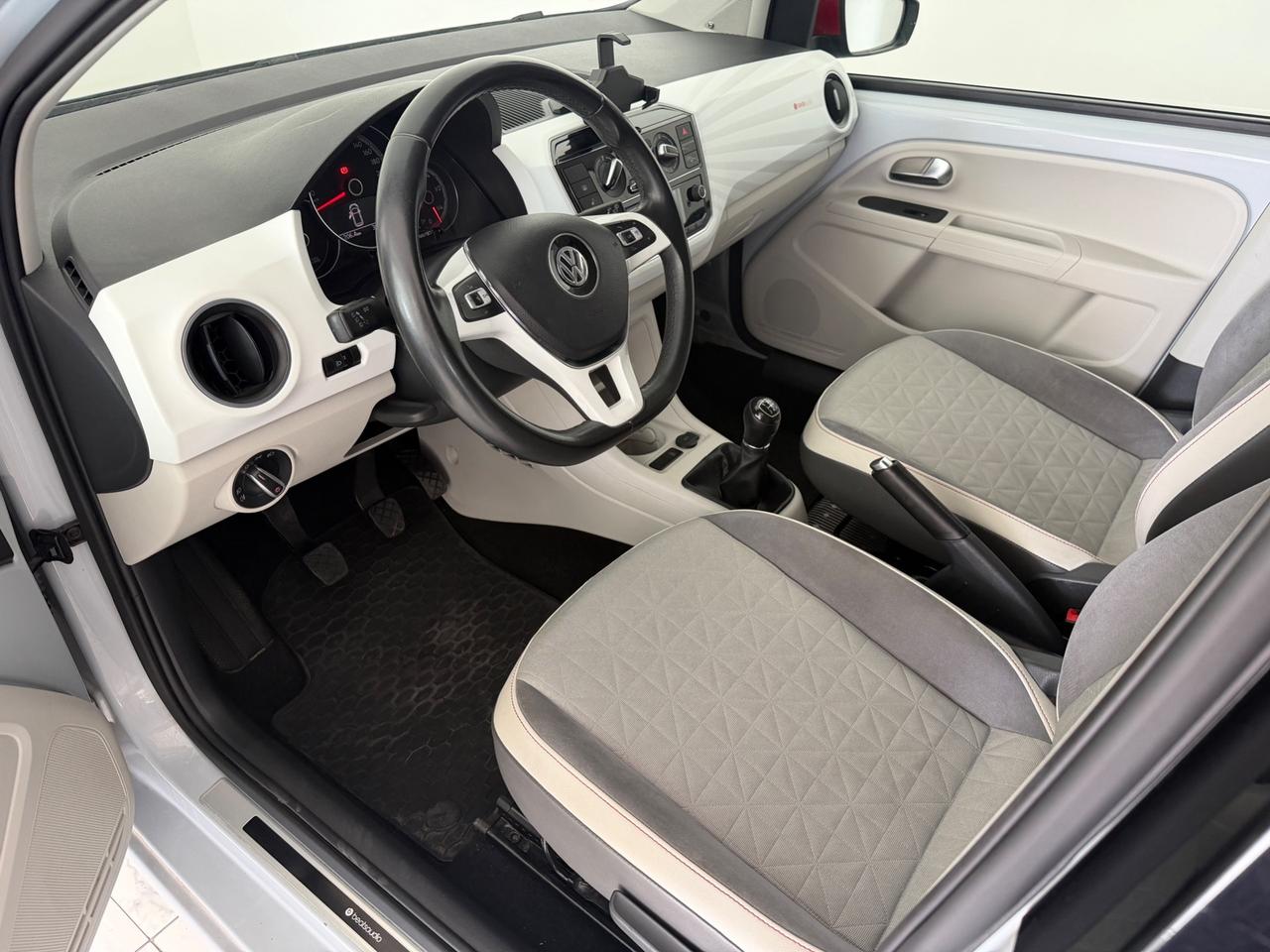 VOLKSWAGEN UP 1.0 60 CV SPECIAL BEATS