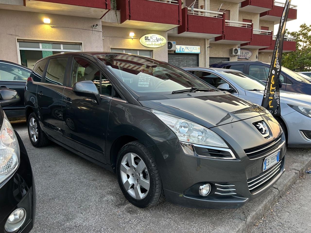 Peugeot 5008 1.6 HDi 110CV Premium