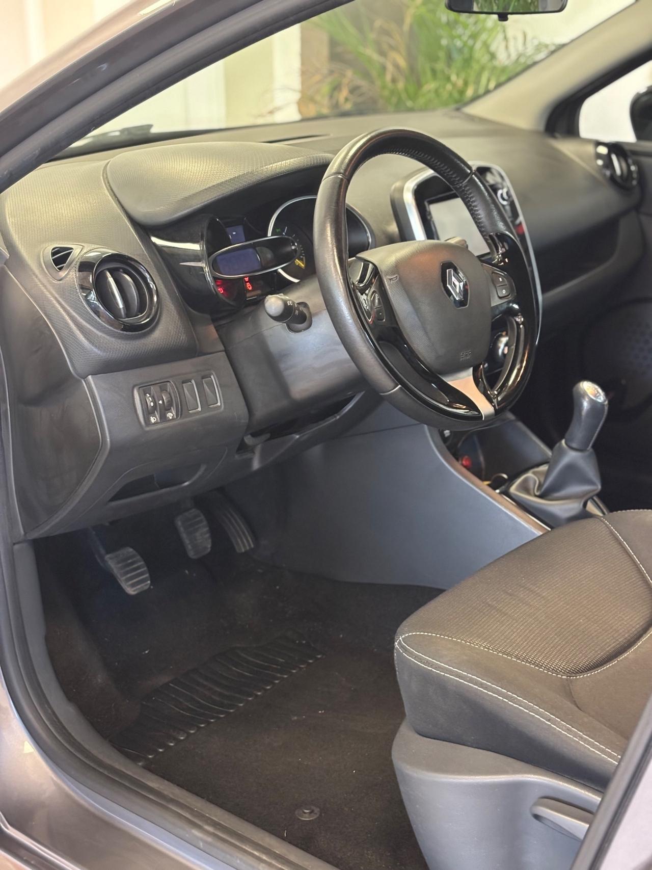 Renault Clio 1.2 75CV 5 porte Costume National