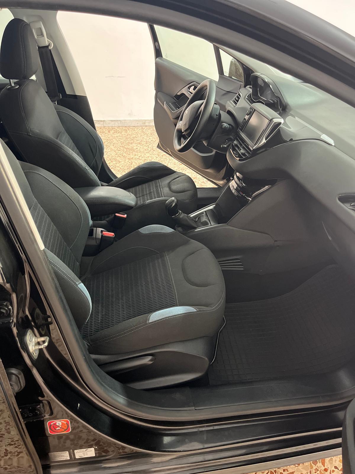 Peugeot 208 1.4 HDi 68 CV 5 porte Access
