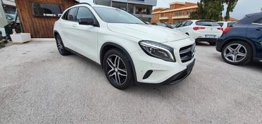 MERCEDES BENZ GLA 200CDI AUTOMATICA BLACK EDITION