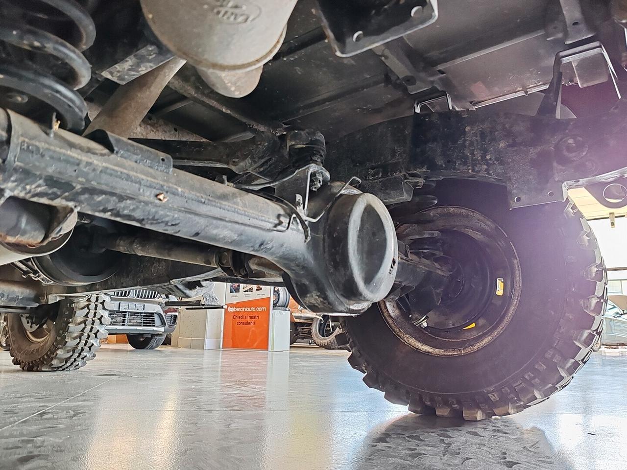 Land Rover Defender 90 turbodiesel Station Wagon County