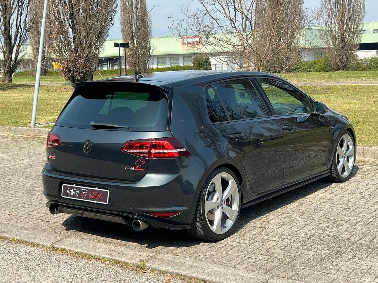 Volkswagen Golf GTI Performance 2.0 TSI DSG 230cv