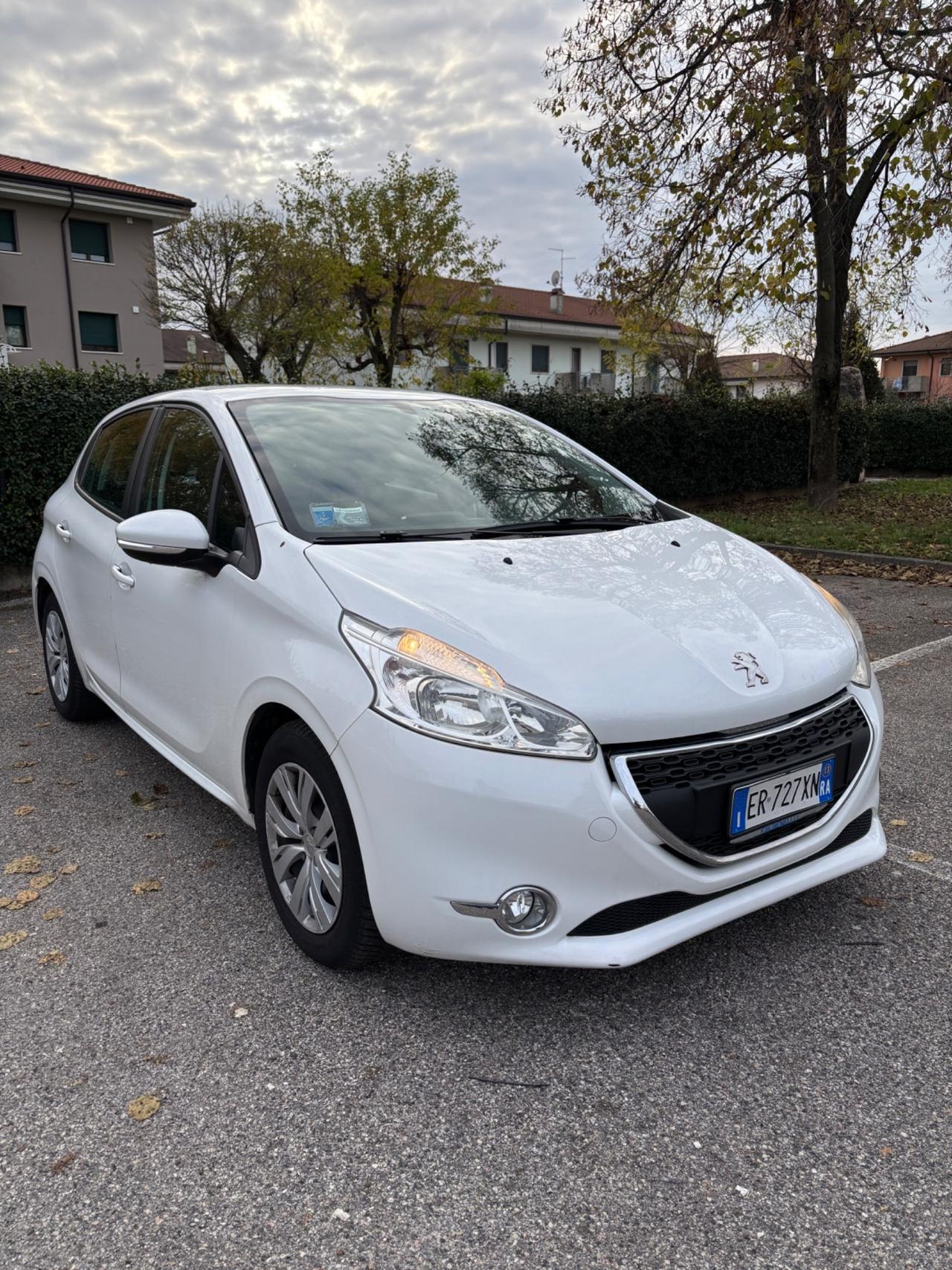 Peugeot 208 1.0 Benzina con soli 80000KM