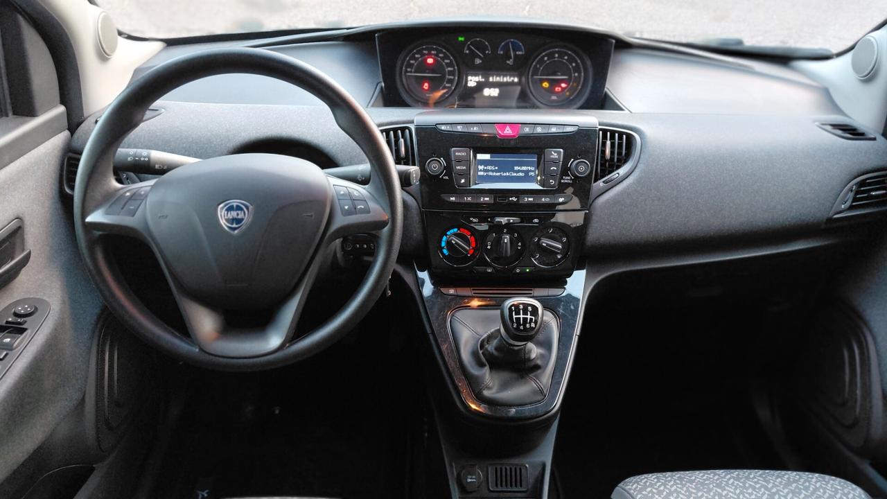 Lancia Ypsilon 1.0 FireFly 5 porte S&S Hybrid Silver Plus