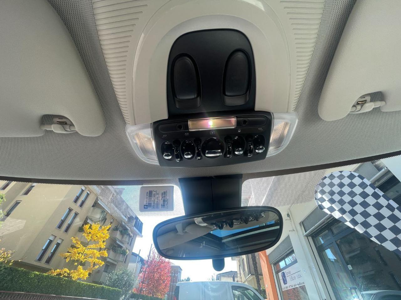 MINI Clubman 2.0 Cooper SD con tetto apribile