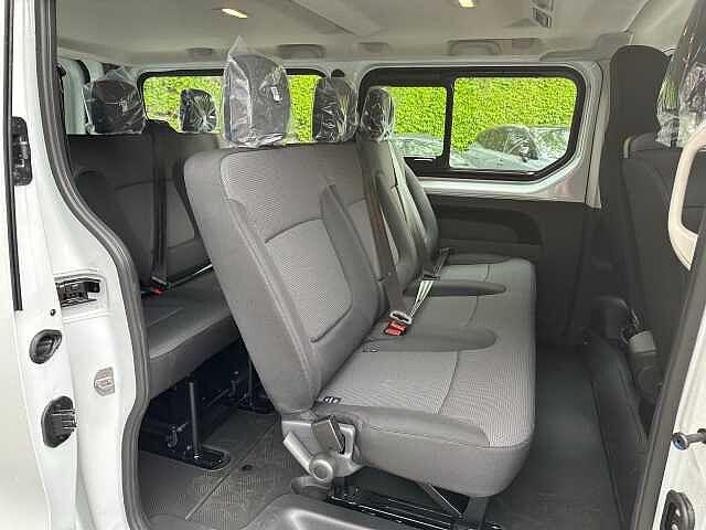 Nissan Primastar 27 2.0 dCi 130CV PC-TN Acenta 9 posti
