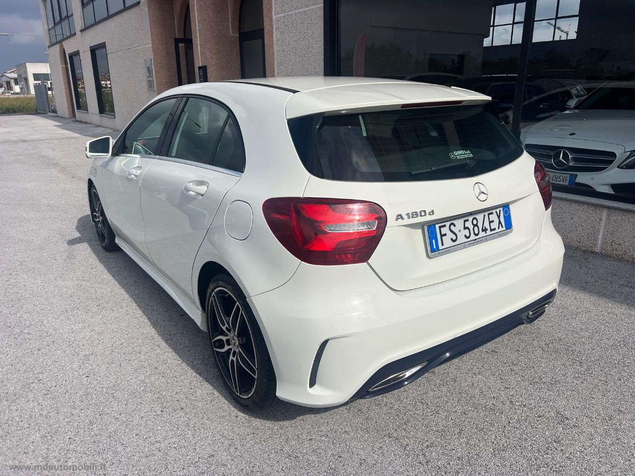 MERCEDES-BENZ A 180 d Premium PACK AMG