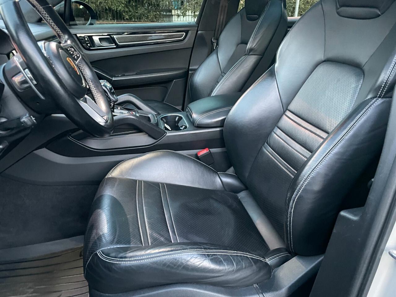 Porsche Cayenne Coupé 3.0 V6 E-Hybrid GTS