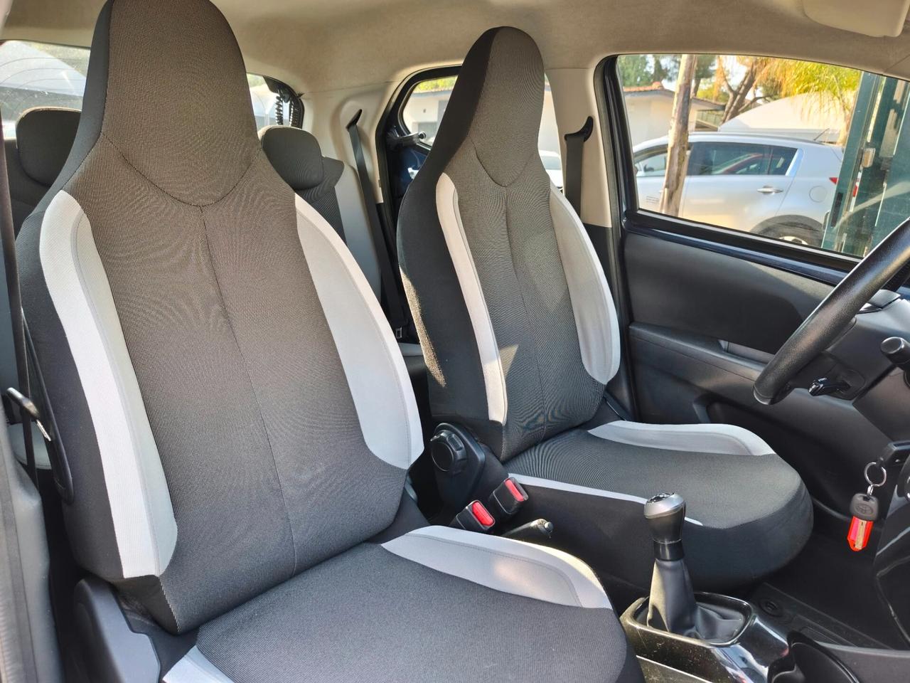 Toyota Aygo 1.0 VVT-i 69 CV 5 porte x-clusiv
