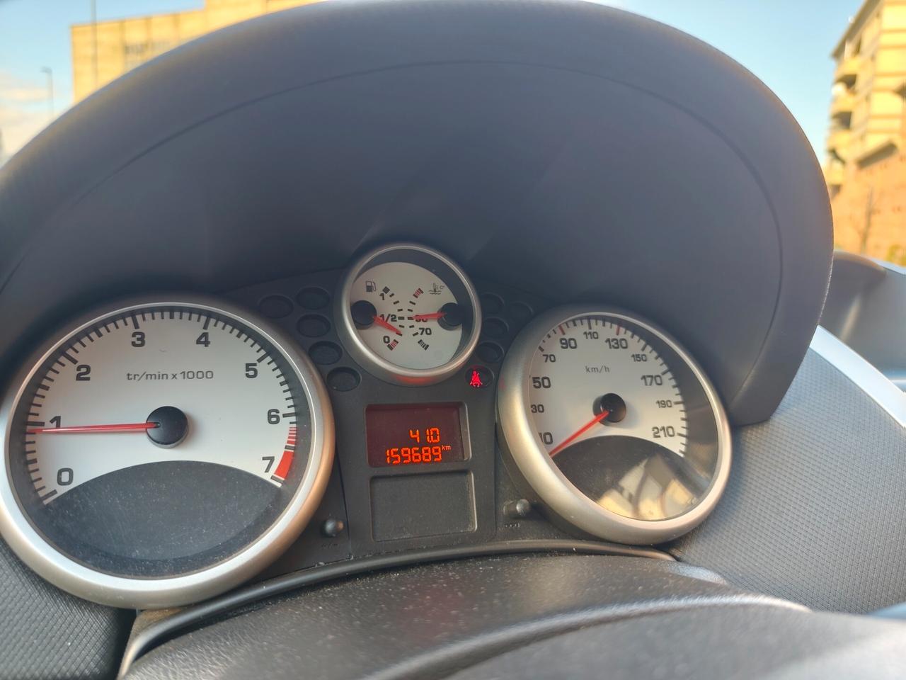 Peugeot 207 1.4 benz GPL 5 porte lavori certificati