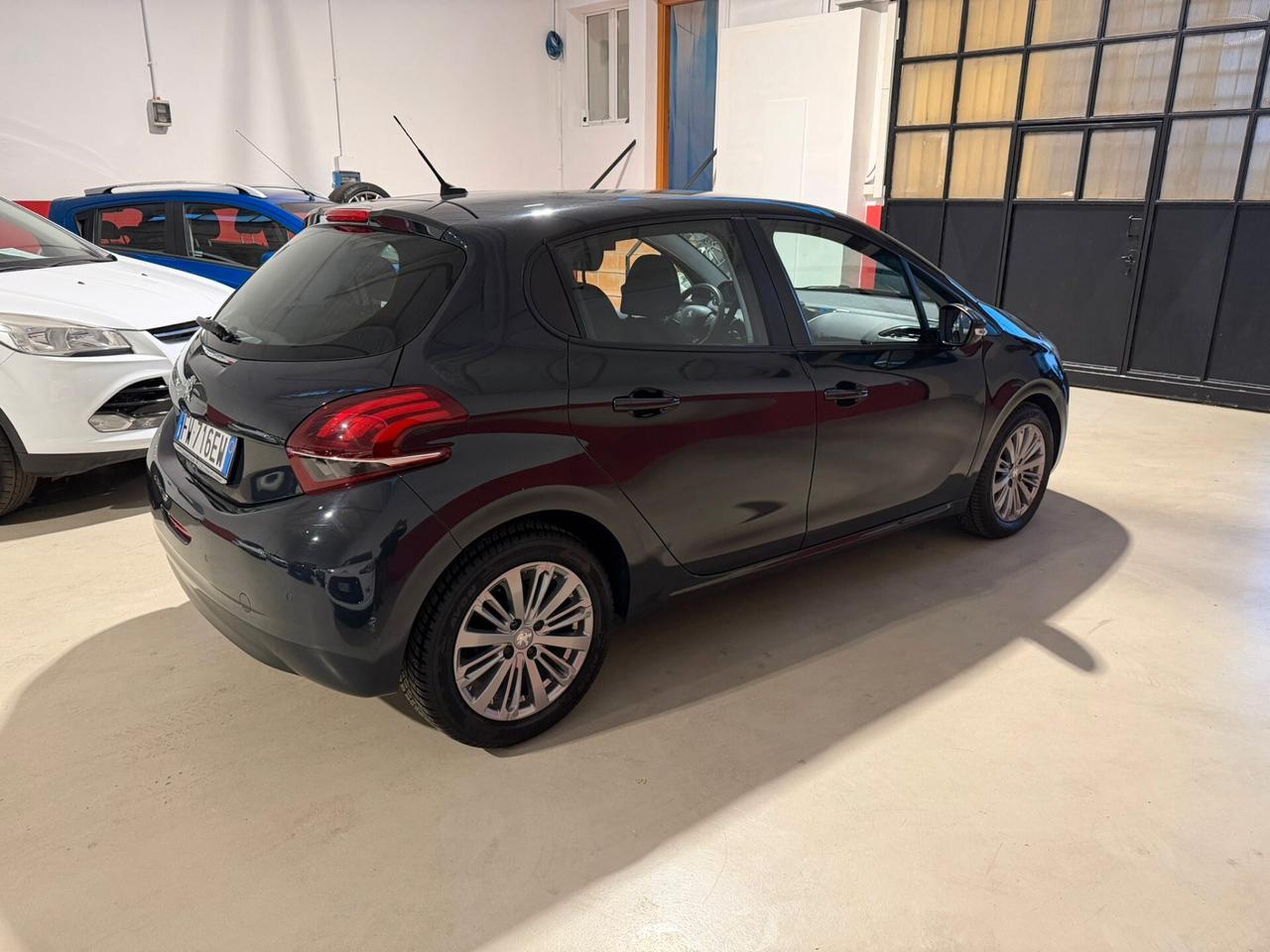 Peugeot 208 PureTech 82 5 porte Allure