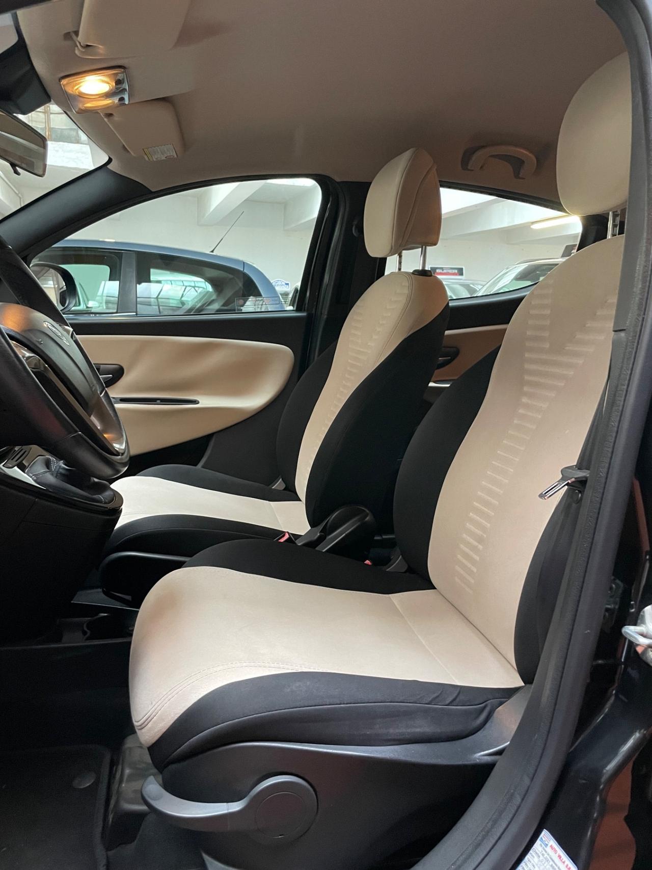 Lancia Ypsilon 0.9 Neopatentati Euro 5