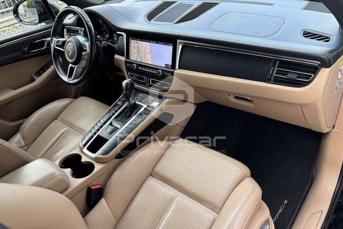 PORSCHE Macan 2.0