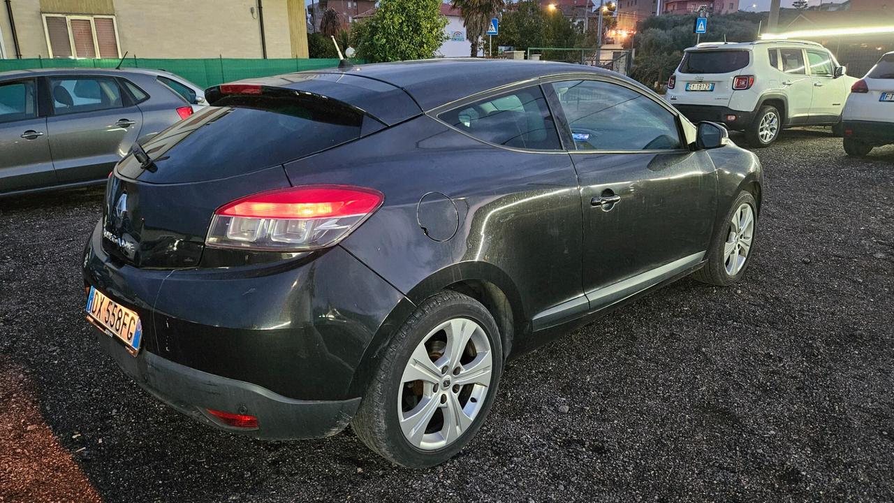 Renault Megane Mégane Coupé 1.9 dCi 130CV Dynamique