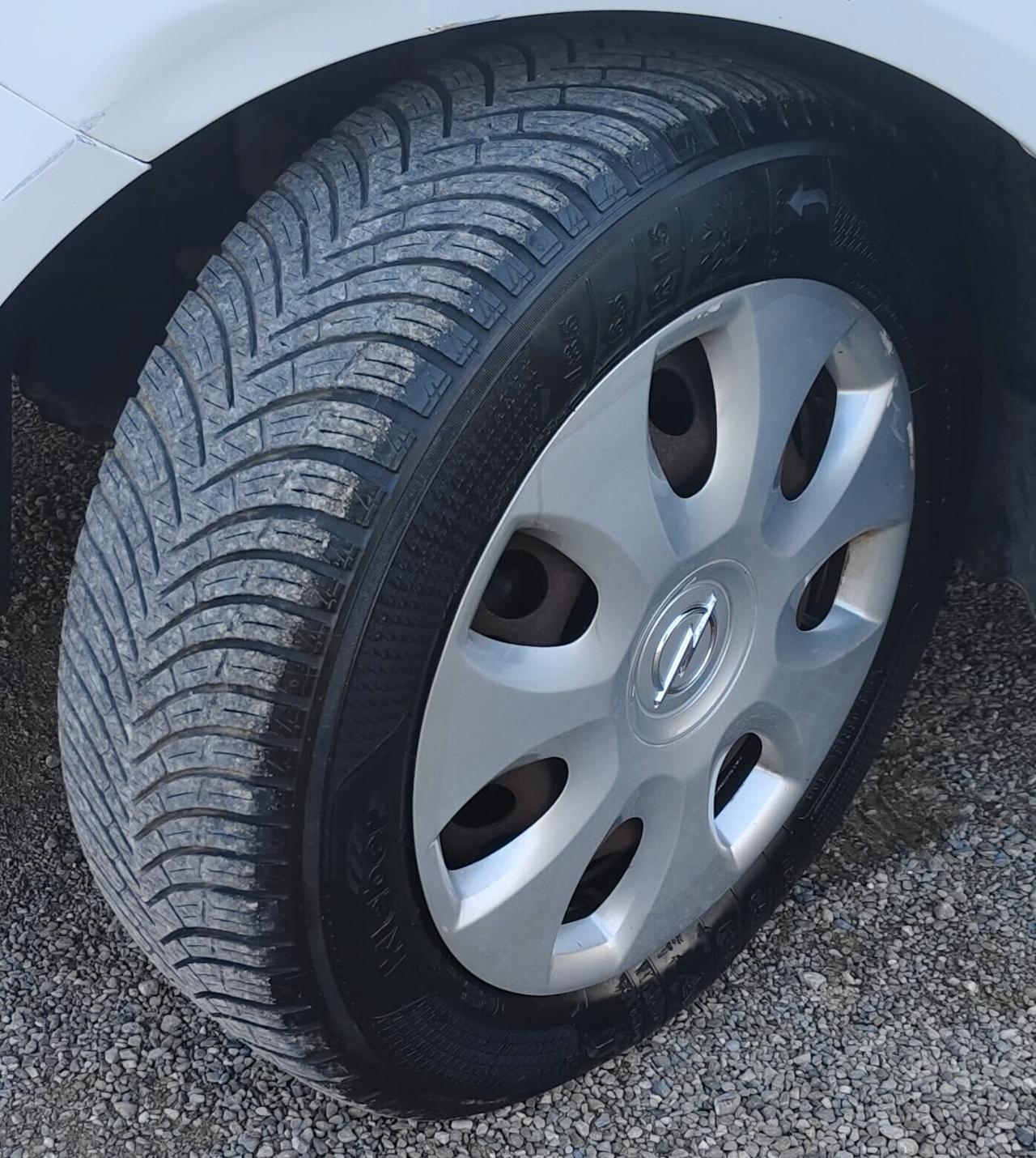 Opel Corsa 1.2 80CV 5 porte GPL-TECH Edition