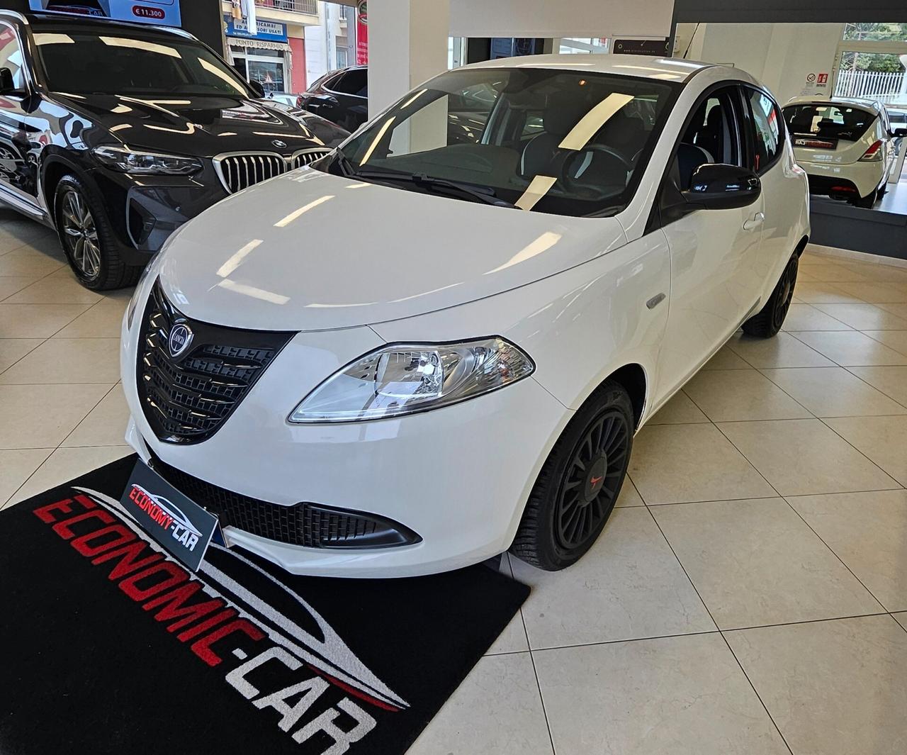 Lancia Ypsilon 1.2 69 CV 5 porte S&S Silver KM 45.000