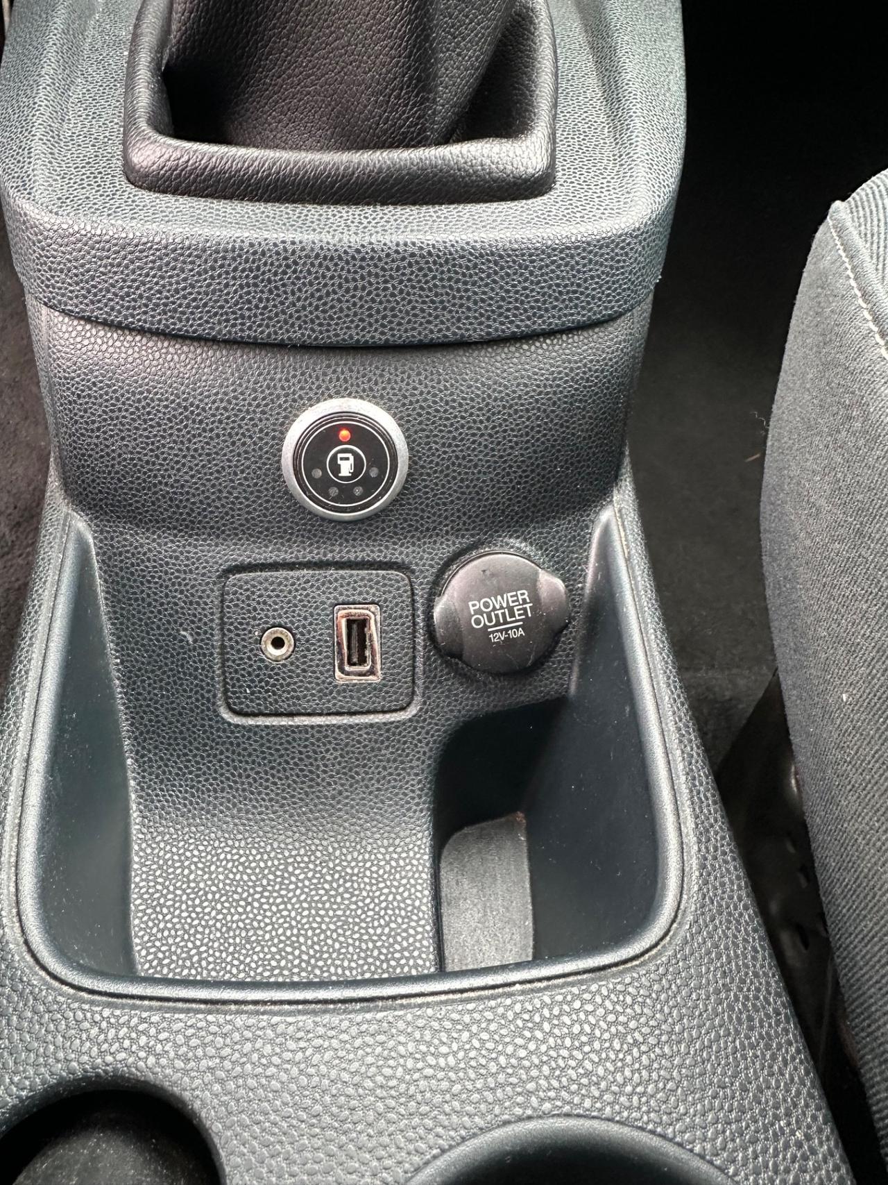 Ford Fiesta 1.4 GPL Business - euro 5 - ok neopatentati