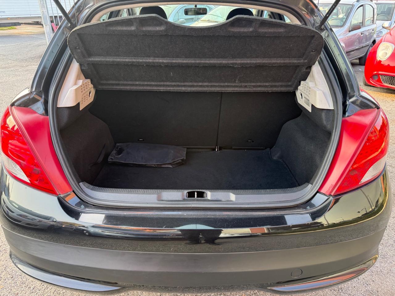 Peugeot 207 Plus 1.4 8V 75CV 5p. ECO GPL