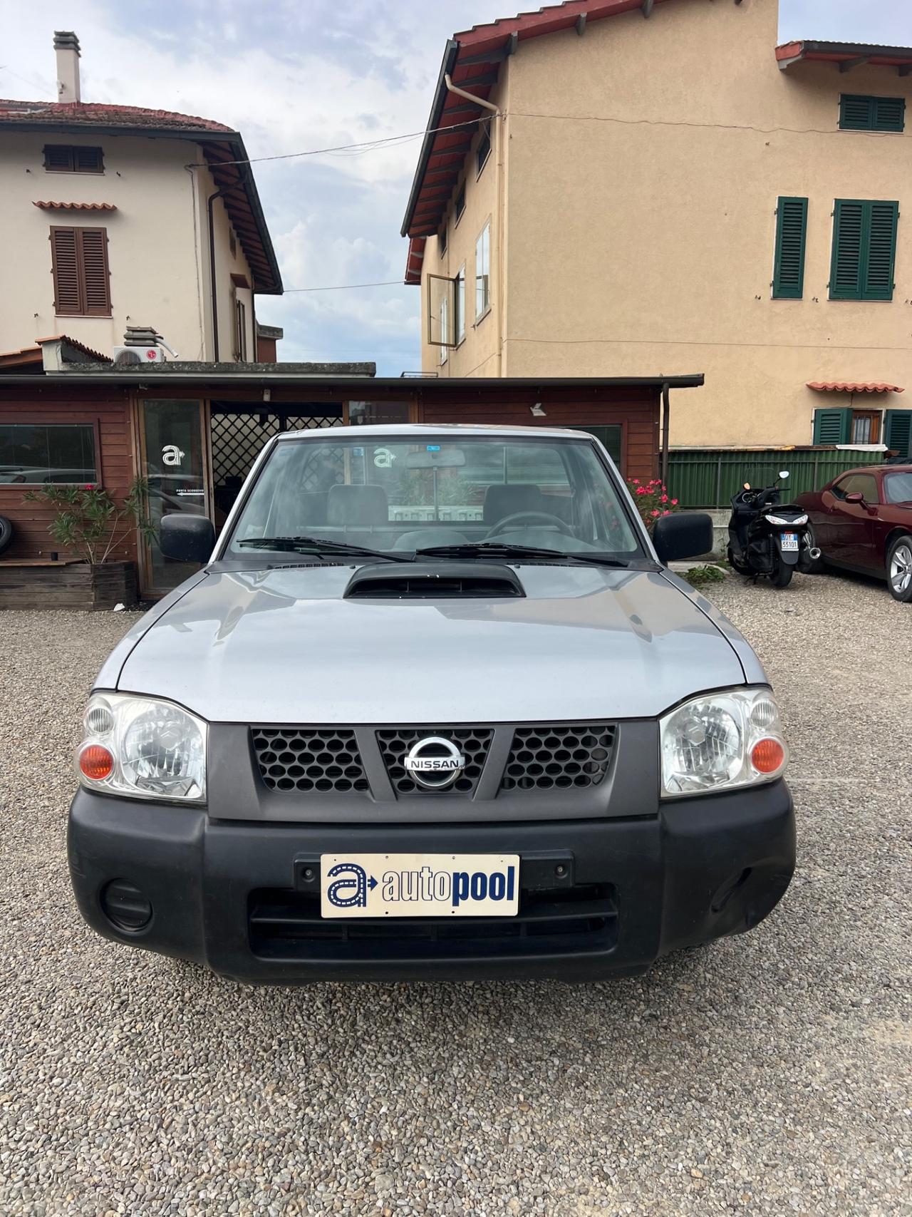 Nissan NP300 2.5 D 2P Cassone Lungo