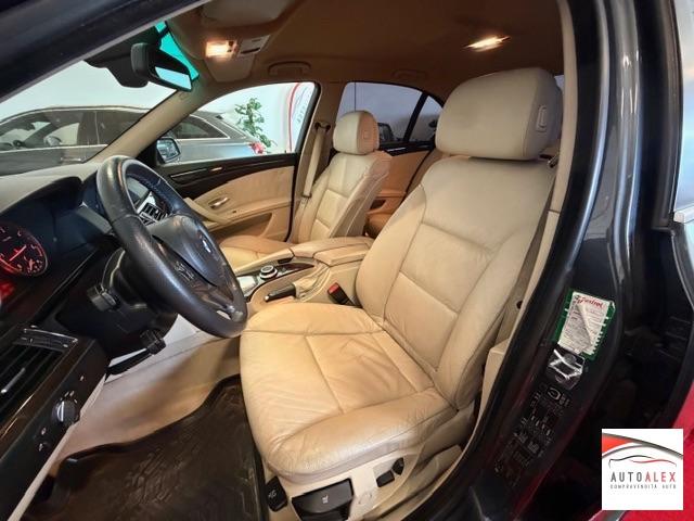 BMW - Serie 5 525d Msport