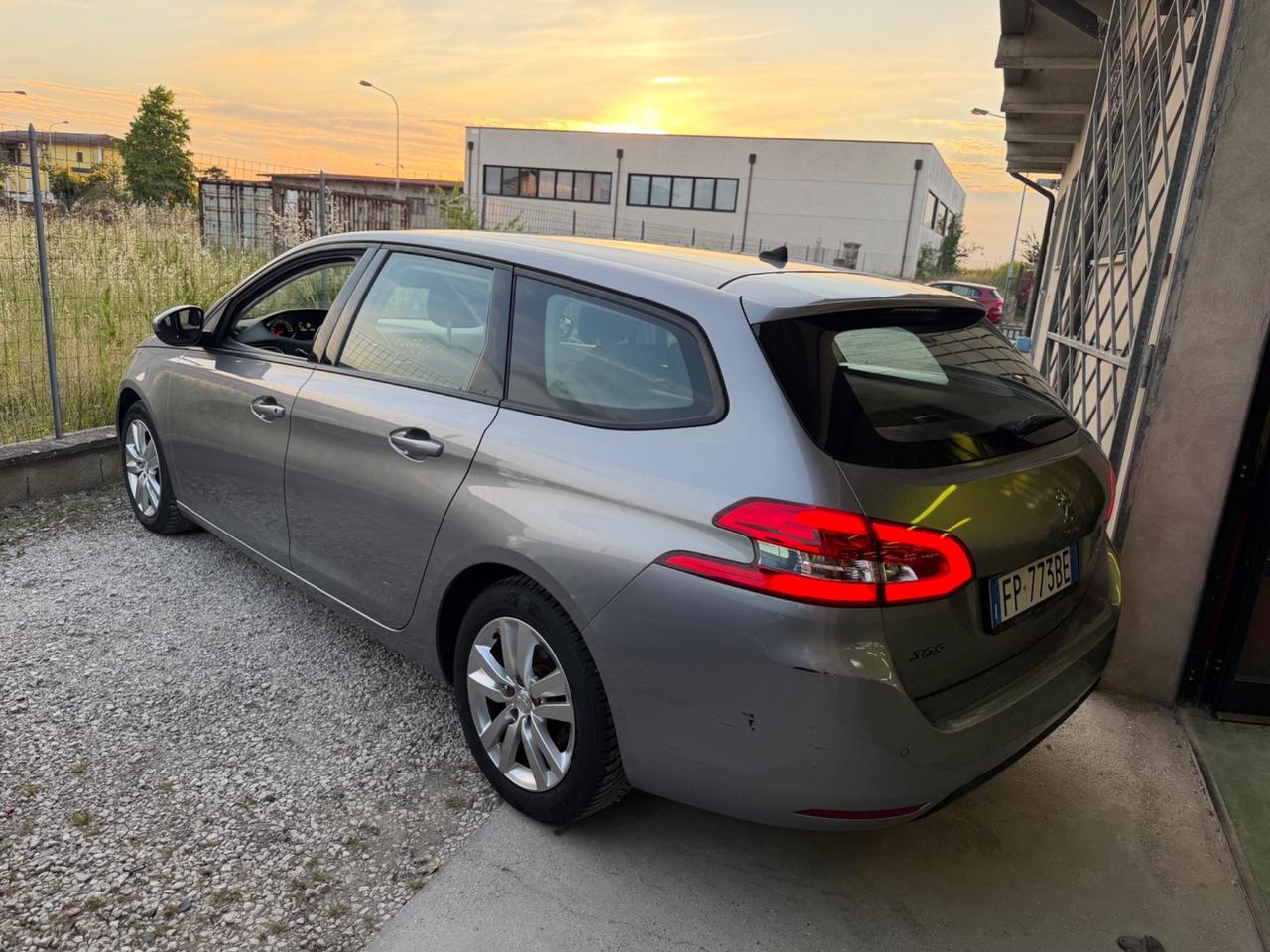 Peugeot 308 BlueHDi 130 S&S SW Allure