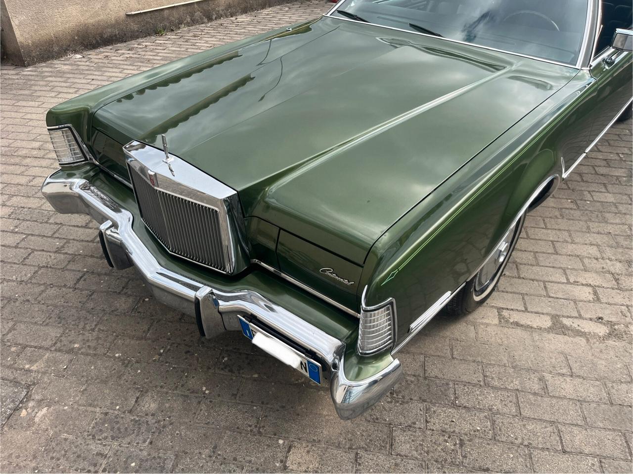 Lincoln Continental Mark IV