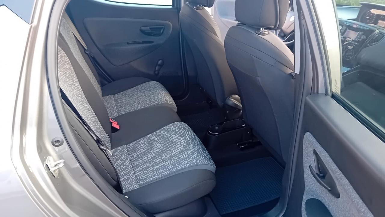 Lancia Ypsilon 1.0 FireFly 5 porte S&S Hybrid UnYca