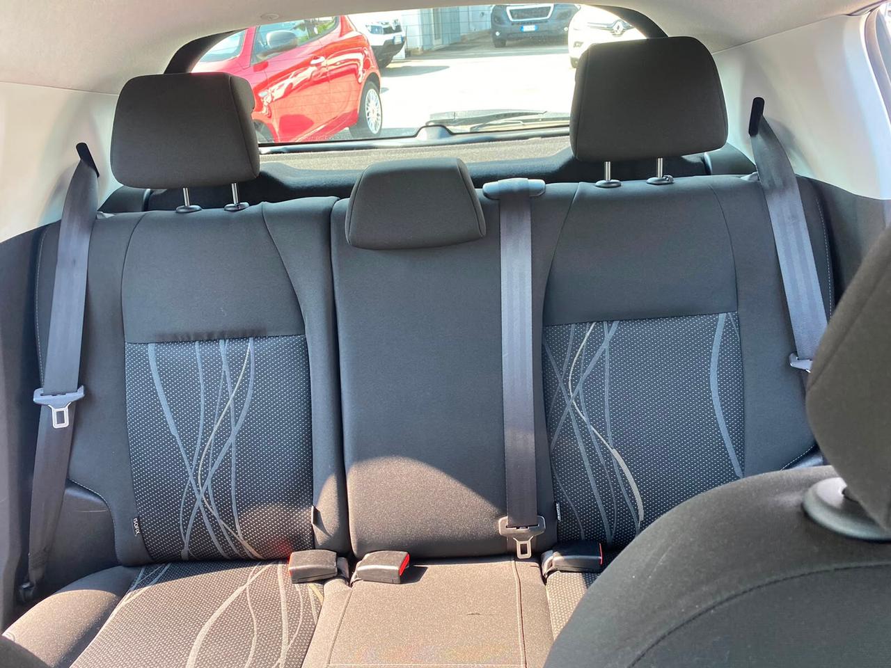 Peugeot 208 1.4 HDi 68 CV 5 porte Allure