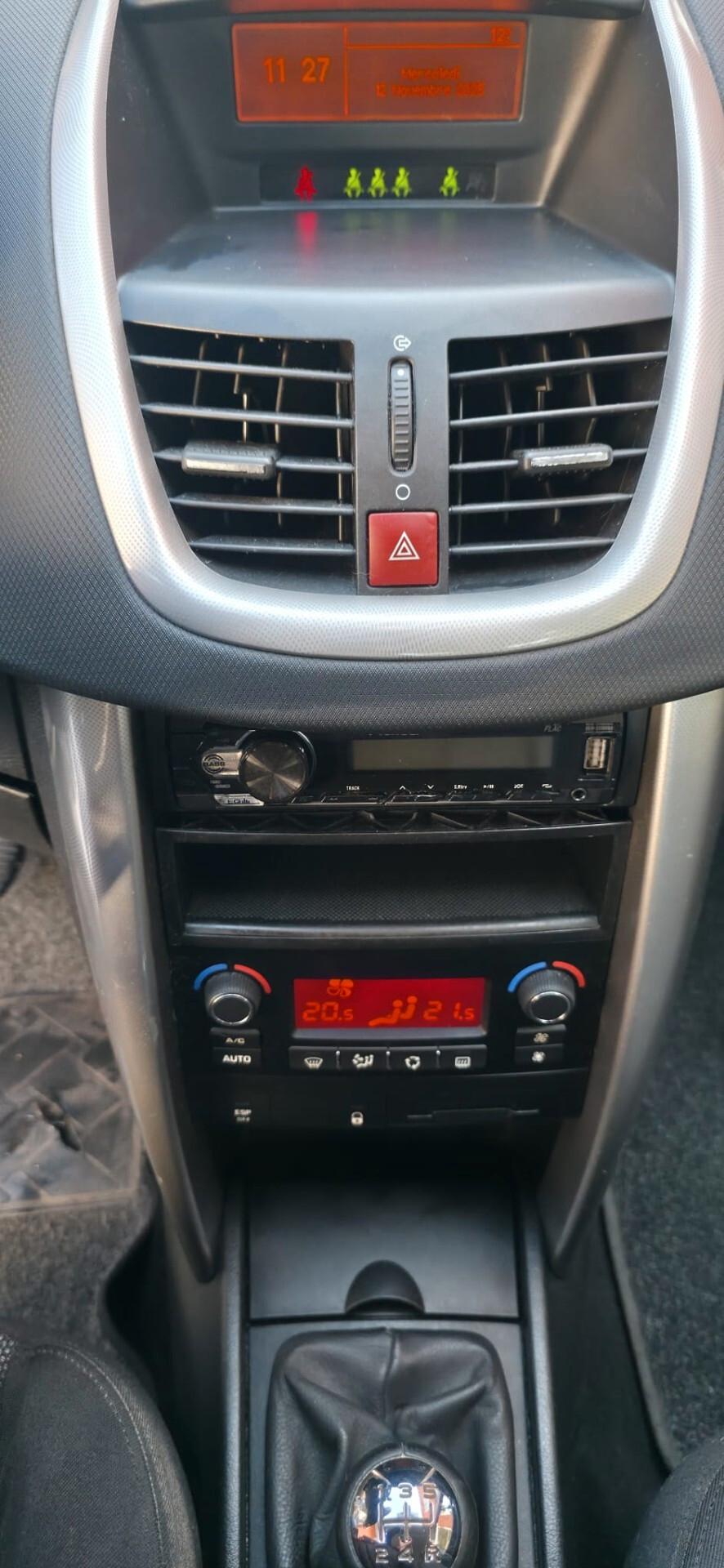 Peugeot 207 1.6 HDi 110CV 5p. Féline neopatentati