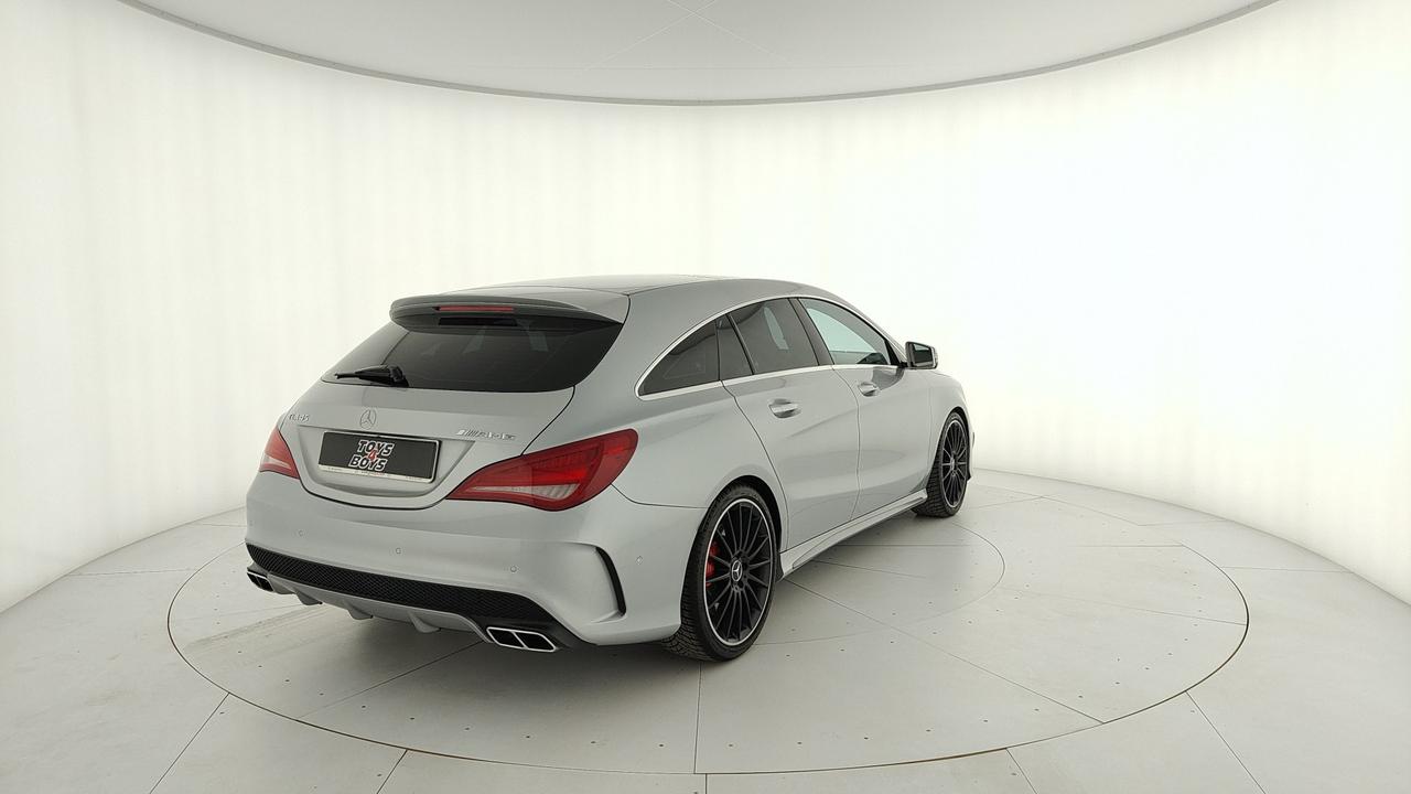 Mercedes-Benz CLA Shooting Brake AMG 45 4matic 360cv auto