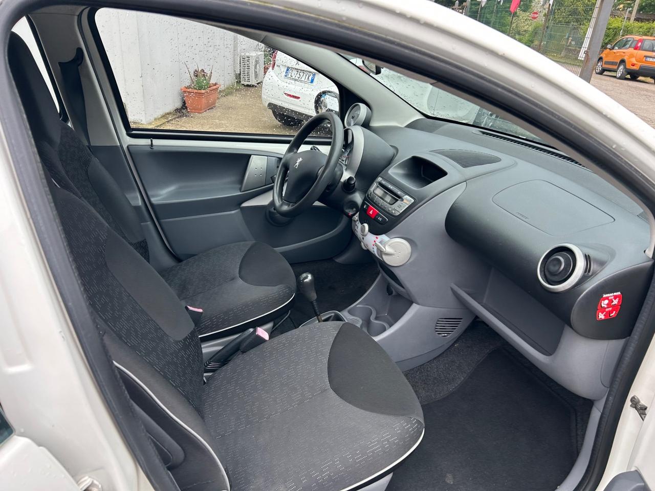 Peugeot 107 1.4 HDi 5p. Plaisir