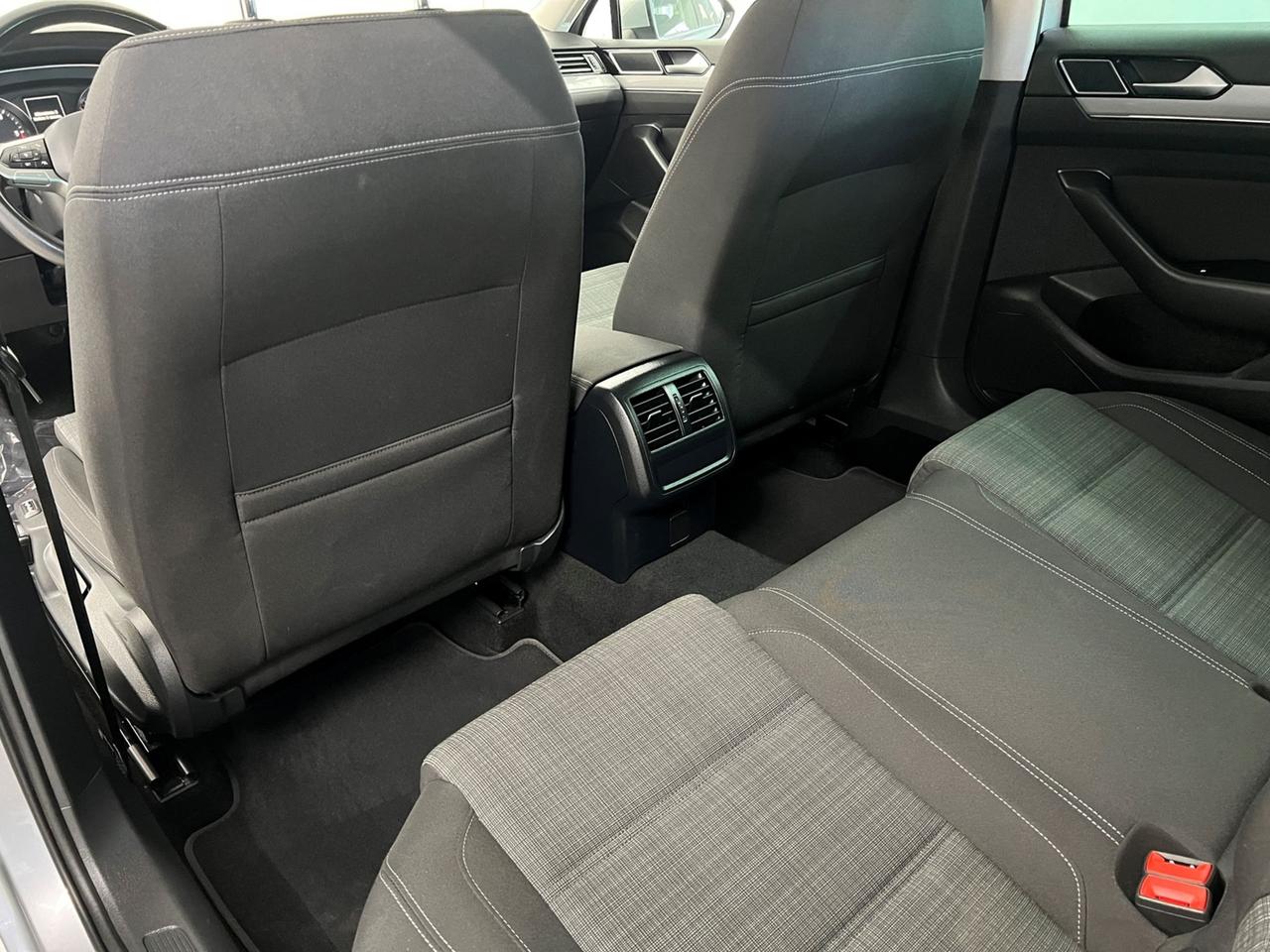 VOLKSWAGEN Passat VIII 2019 Variant Passat Variant 2.0 tdi Business 150cv dsg
