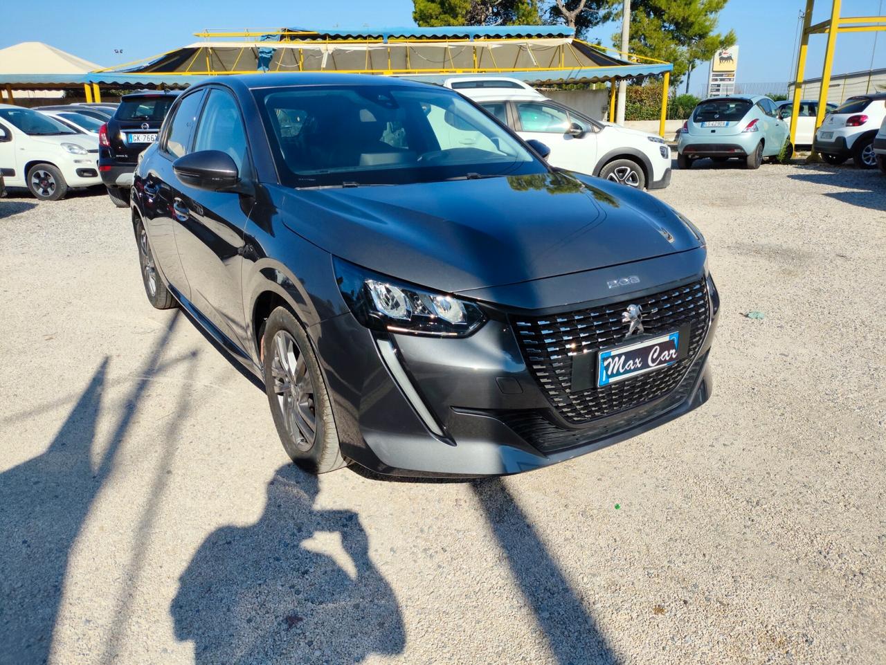 Peugeot 208 PureTech 75 Stop&Start 5 porte Allure – 2022 – 10.100 km . Vendita senza IVA (regime del margine)